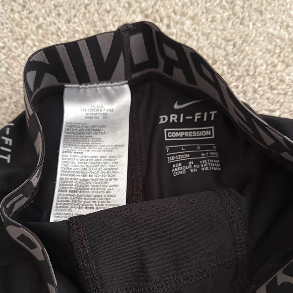 Nike Kids Black Pro Leggings, size 7, dri fit - Picture 4 of 5